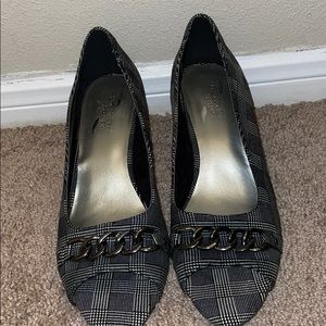 Women’s Aersoles Heelrest Heels size 11